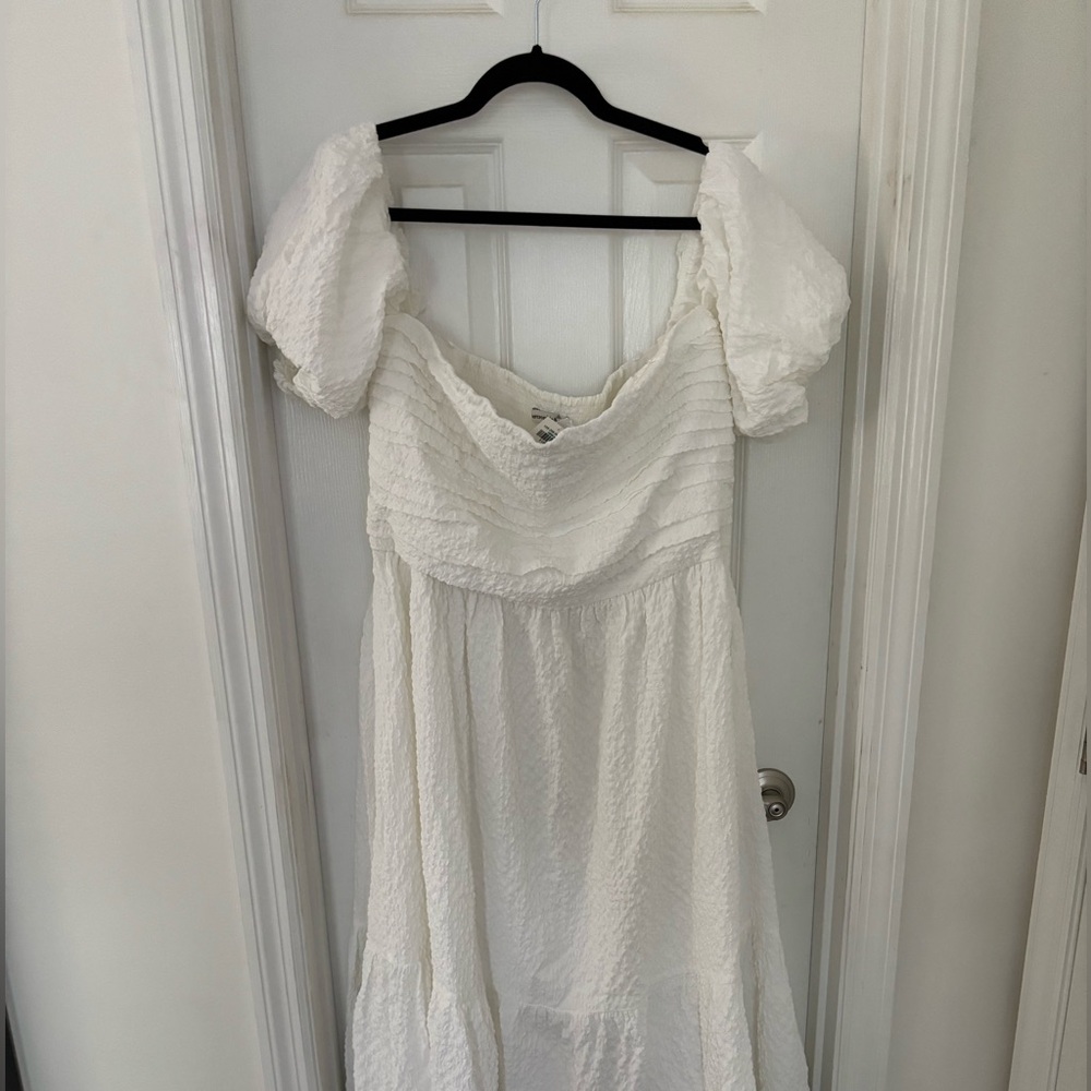 Elegant White Puff Sleeve Dress